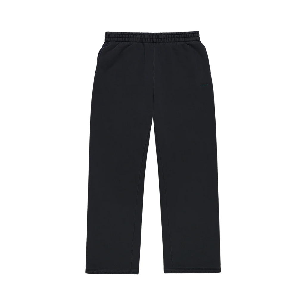SKYLRK Reverse Sweats Cave